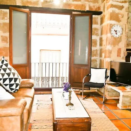 No 2 Spacious And Airy In Medieval Village Apartment *